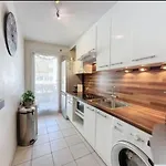 Beau T2 A 200m De La Et Proches Toutes Commodites 아파트 *