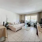 Beau T2 A 200m De La Et Proches Toutes Commodites 아파트