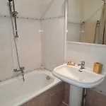 Beau T2 A 200m De La Et Proches Toutes Commodites 아파트 앙티브