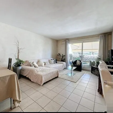 Beau T2 A 200m De La Et Proches Toutes Commodites 公寓